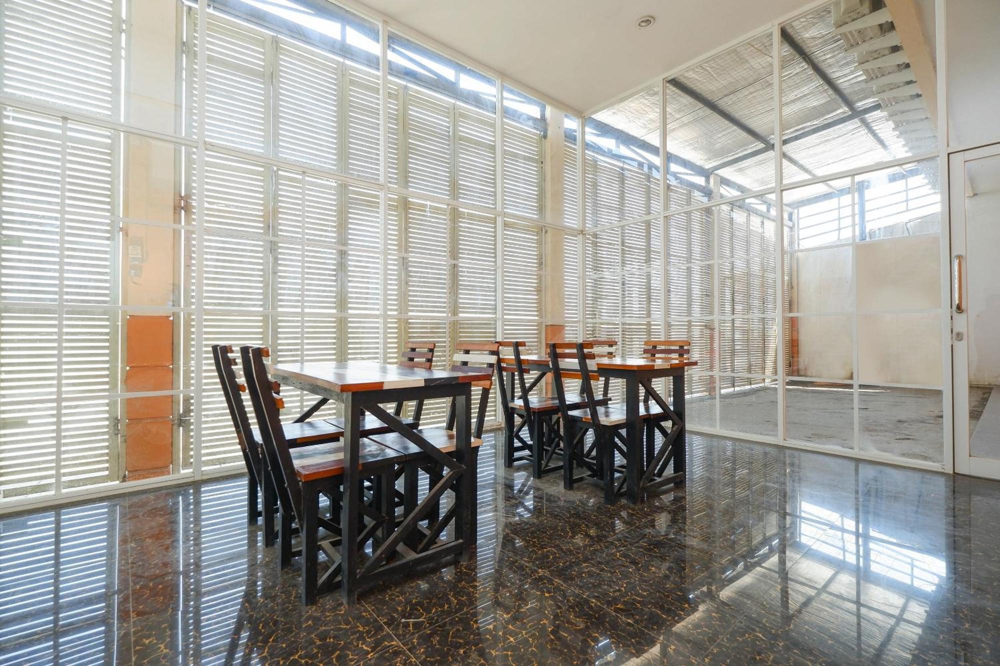 Unta Residence Semarang Ngoại thất bức ảnh